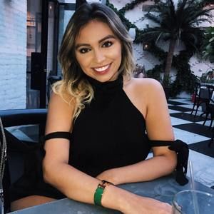 Meet your Posher, Elizabeth